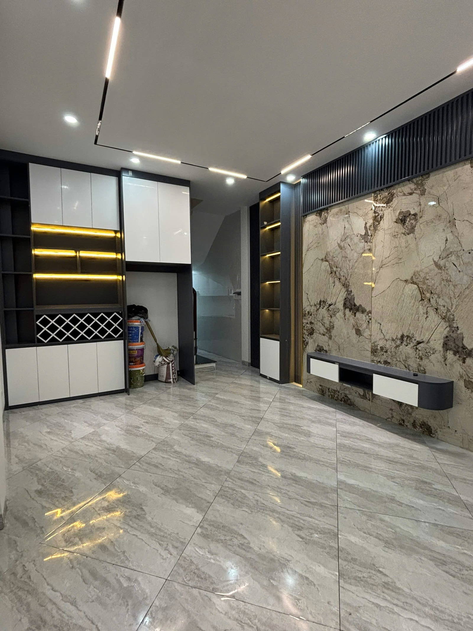 BÁN NHÀ GIẢI PHÓNG, HOÀNG MAI. GẦN PHỐ, MỚI TINH, FULL NỘI THẤT. 35m2,   6.8 tỷ. - Ảnh 2